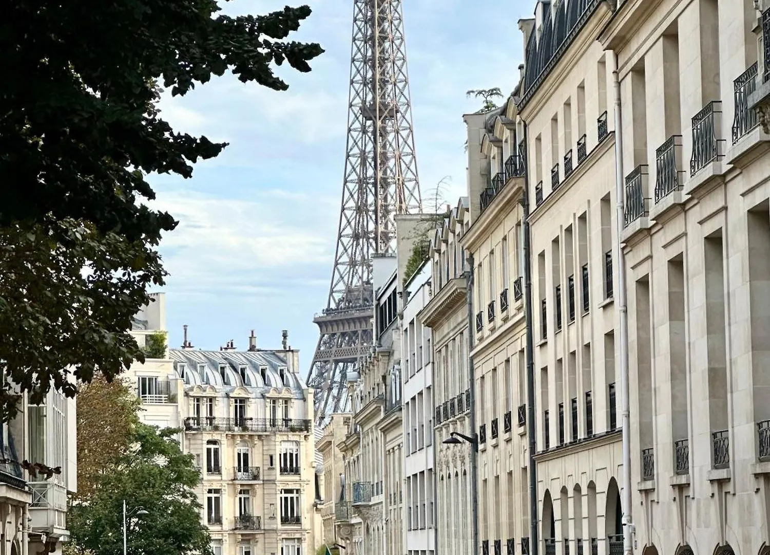 Contactos de Champs Elysees 2